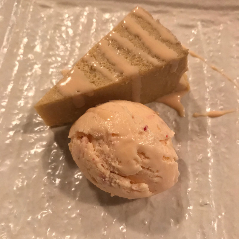 プリン、アイス(Red wood Inn （レッドウッド イン）)