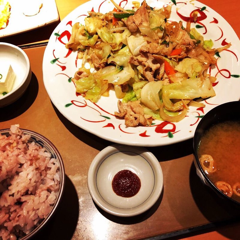 たっぷり野菜の肉野菜炒め定食(やよい軒 栄四丁目店)