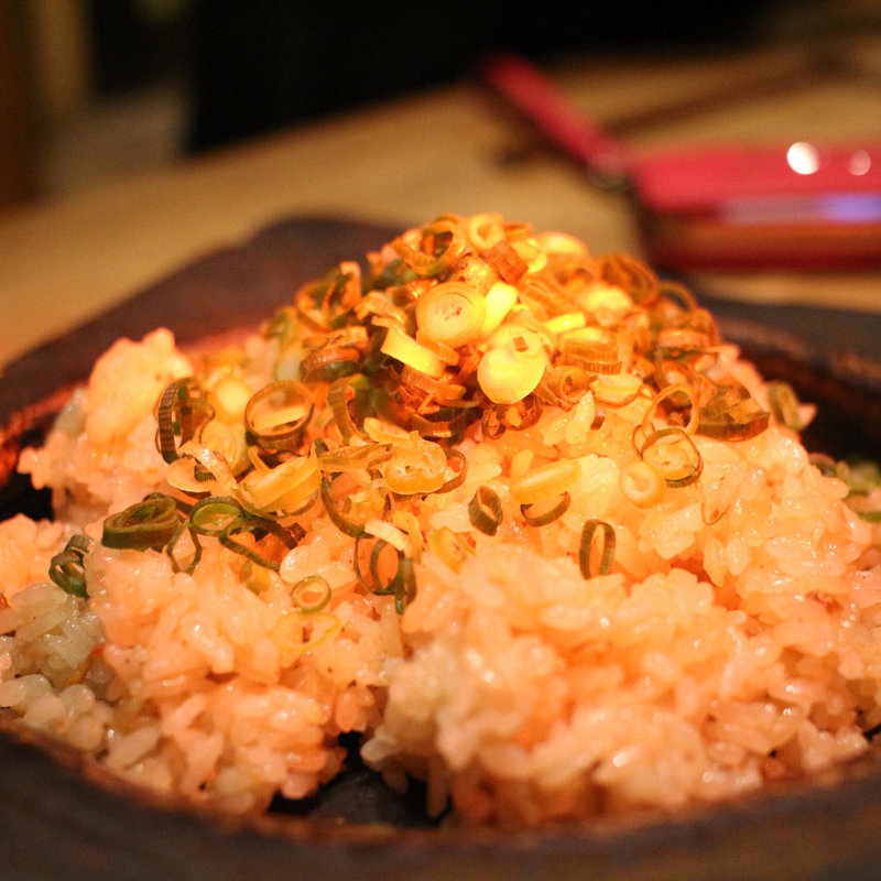 鉄板ガーリックライス(創作鉄板焼 粉者本店)