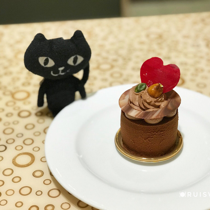 ミルクチョコレートとプラリネムース(トスティーナ （tostina）)