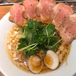 赤鶏と蛤の淡麗チャーシュー麺