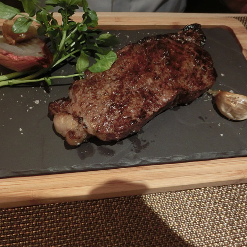 アメリカ産 穀物飼育 ブラックアンガス ニューヨークストリップロイン 250g( 「メトロポリタングリル」 ヒルトン東京 )