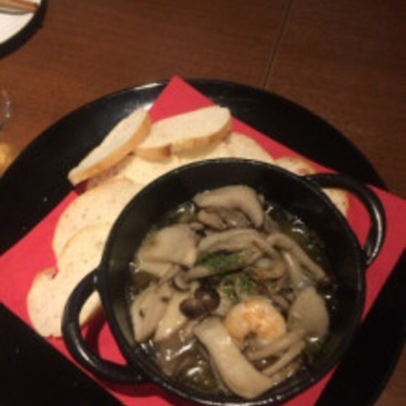 エビとキノコのアヒージョ(The Party 今泉)