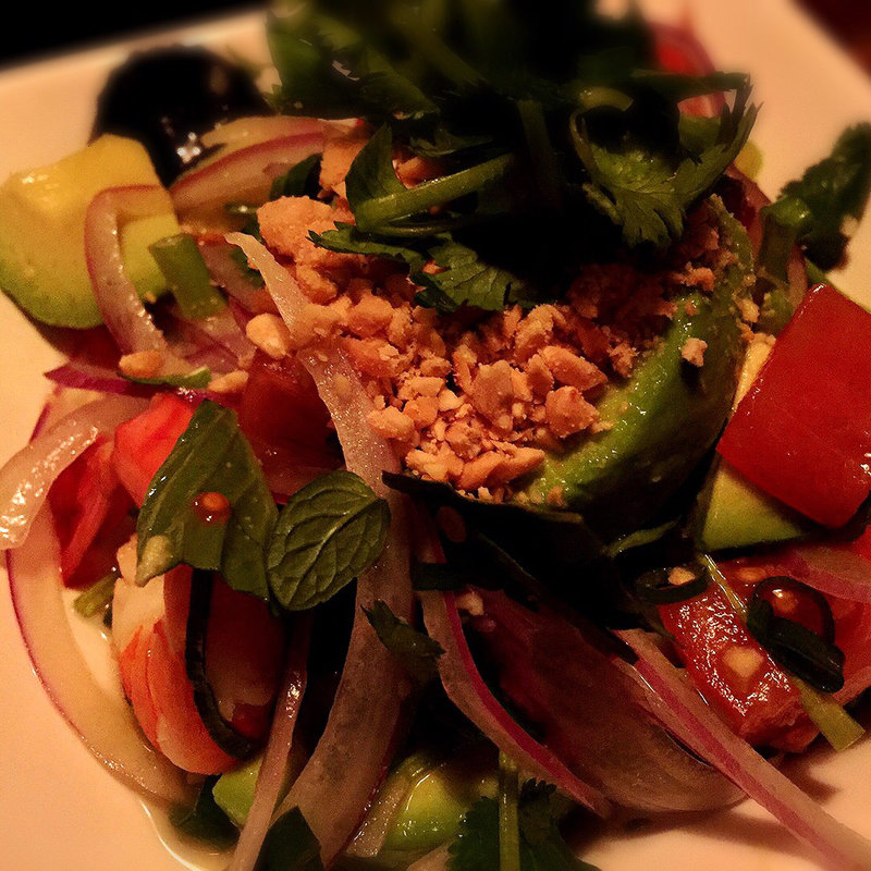 アボカドとパクチーのサラダ(ハンサム食堂)