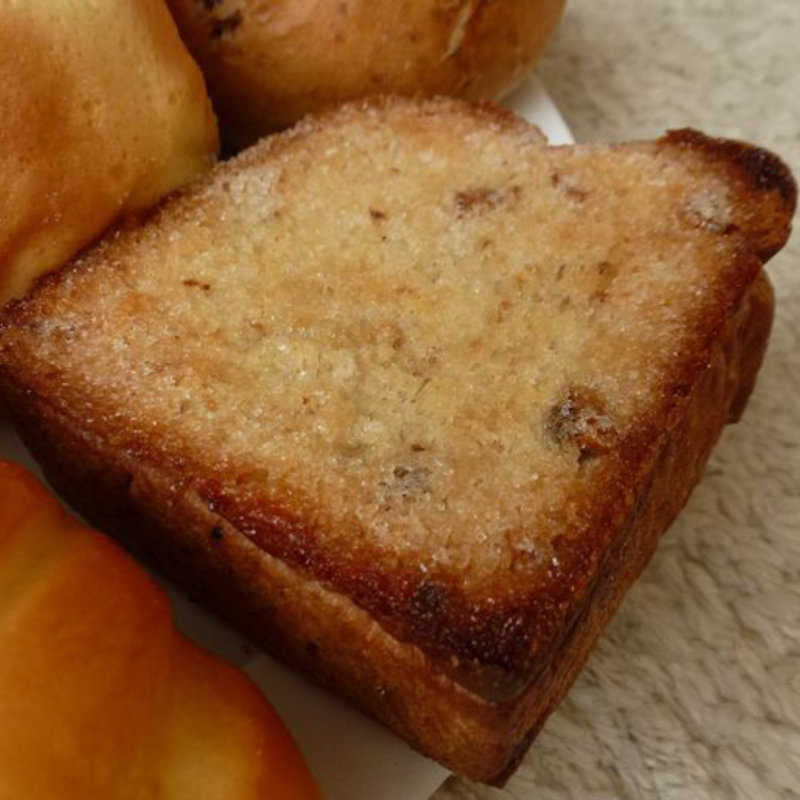 くるみパンのシュガー＆マーガリンラスク(3びきの粉ぶた （サンビキノコブタ）)