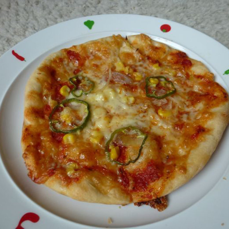 十勝産チーズのピザ(3びきの粉ぶた （サンビキノコブタ）)