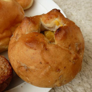 種子島安納芋とくるみのパン(3びきの粉ぶた （サンビキノコブタ）)