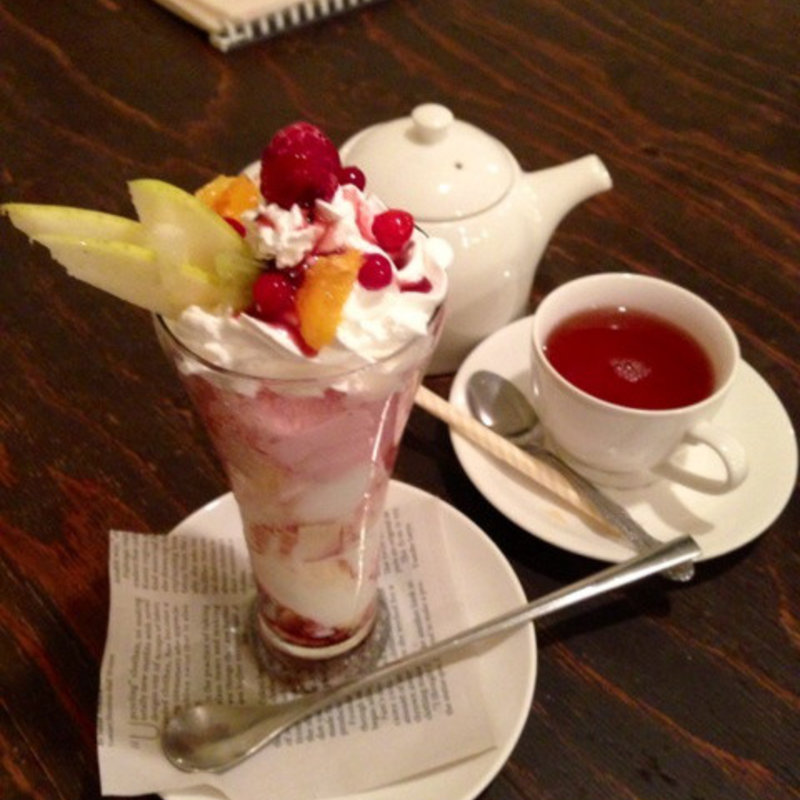 ベリーヨーグルトパフェ(a.baku （ア バク 【旧店名】Granma's Kitchen! DELICA）)