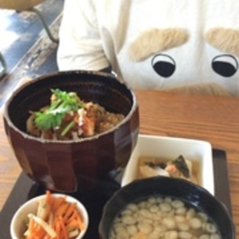 ベトナムサンド味バインミー鯖丼(adito)