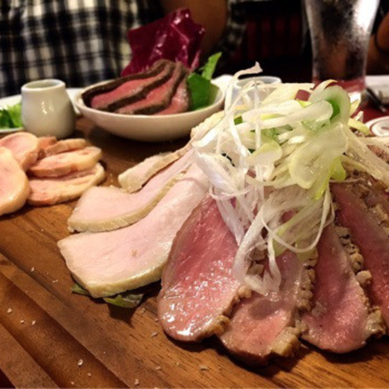 かなりすごい肉の盛り合わせ(ADONE 千駄ヶ谷店 （アドーネ）)