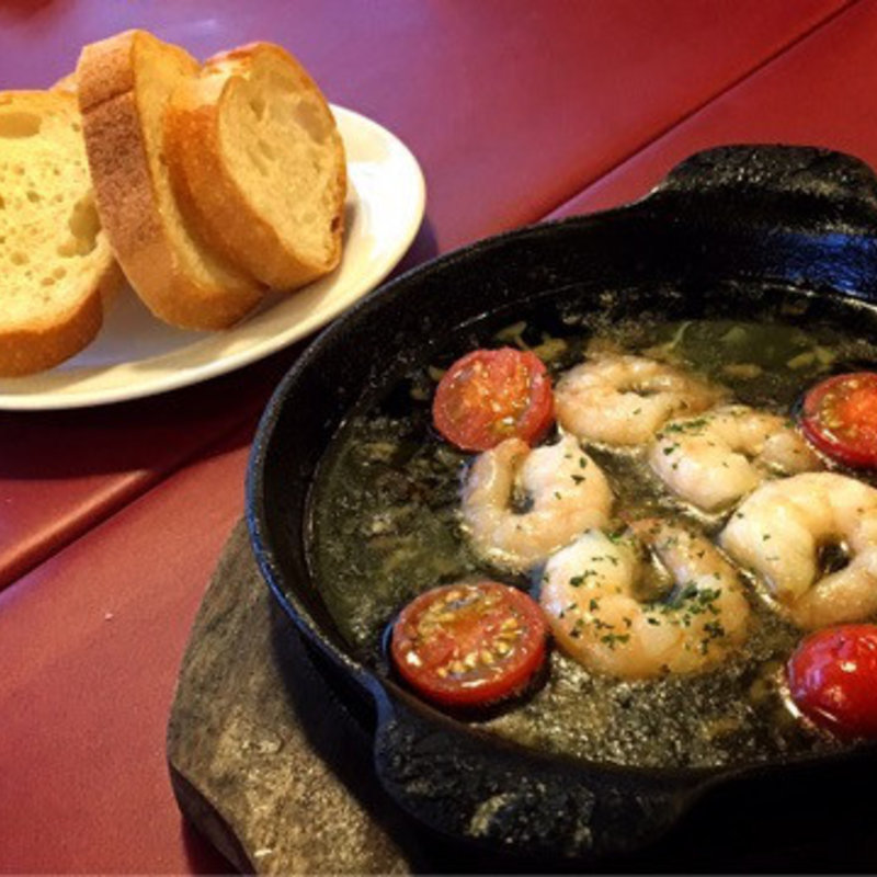 ぷりぷり海老のアヒージョ(ADONE 千駄ヶ谷店 （アドーネ）)