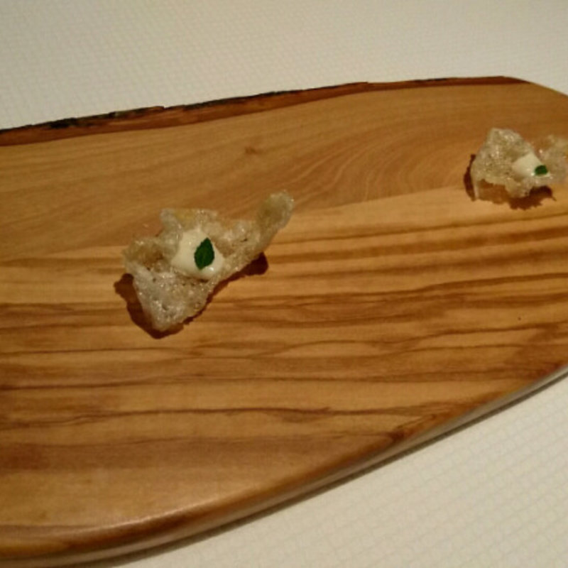 牛のアキレス腱を揚げたもの(ALEXANDER’S STEAKHOUSE)