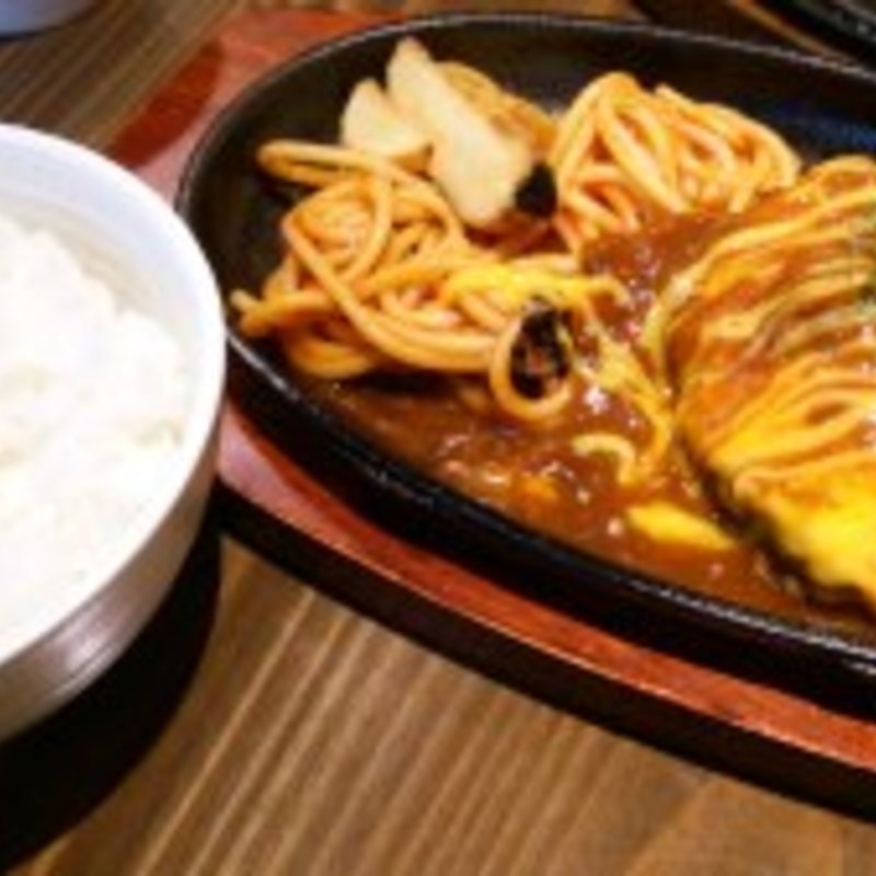 Wチーズのデミグラスハンバーグ （ライス・サラダ・スープ付き）(Angelina)