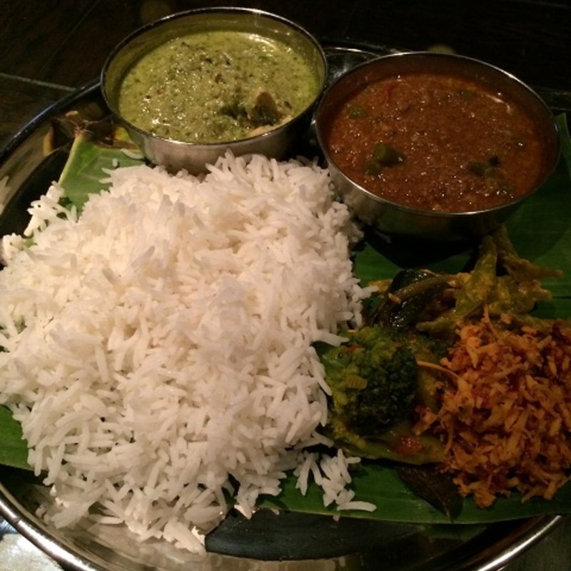 牛肉のキーマとパクチーチキンあいがけ( 麺工房ゆでっち )