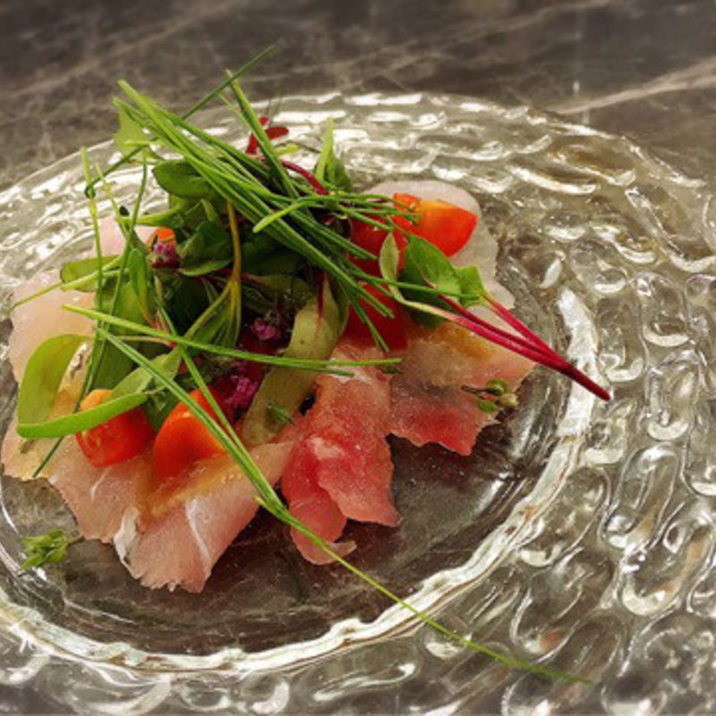 鮮魚のカルパッチョ　アンチョビソース(bar à vin PARTAGER)