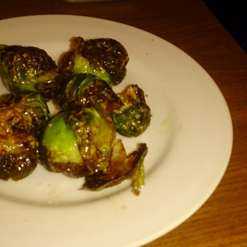 芽キャベツのグリル(GONZA yokohama)