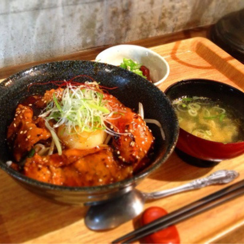 あぶり網焼き丼  温玉付き(BEANS （ビーンズ）)