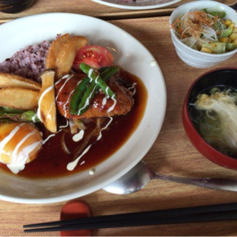 和風ソースのロコモコ丼(BEANS （ビーンズ）)