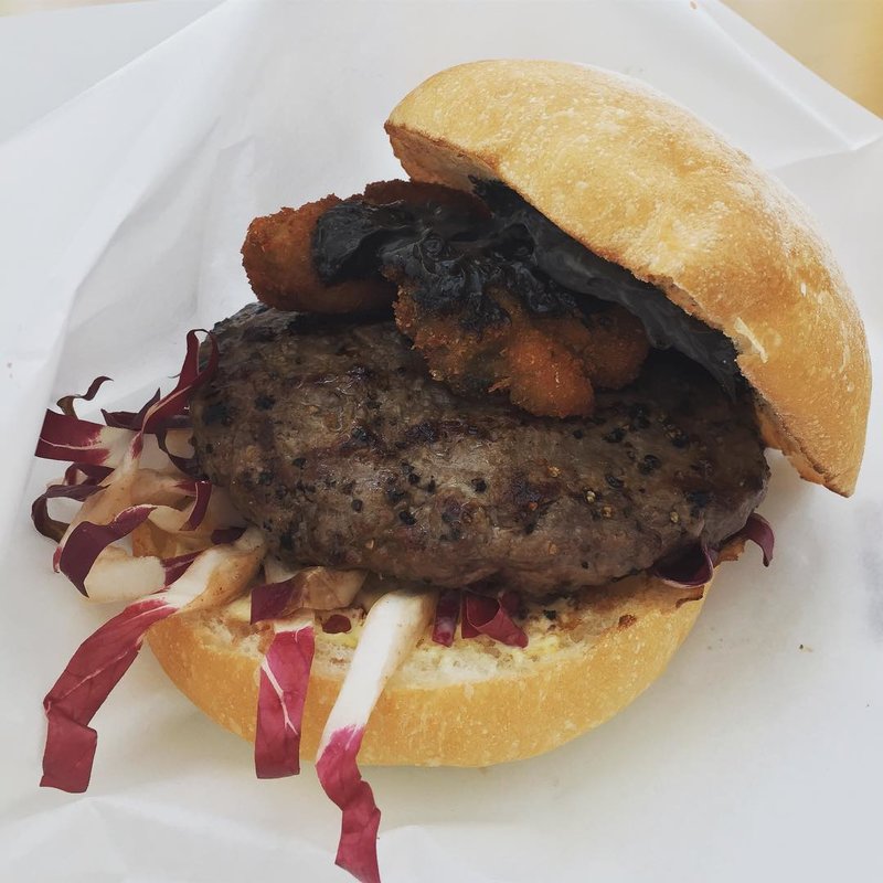 牡蠣フライのイカ墨ソース(BeBu （ビブ）)