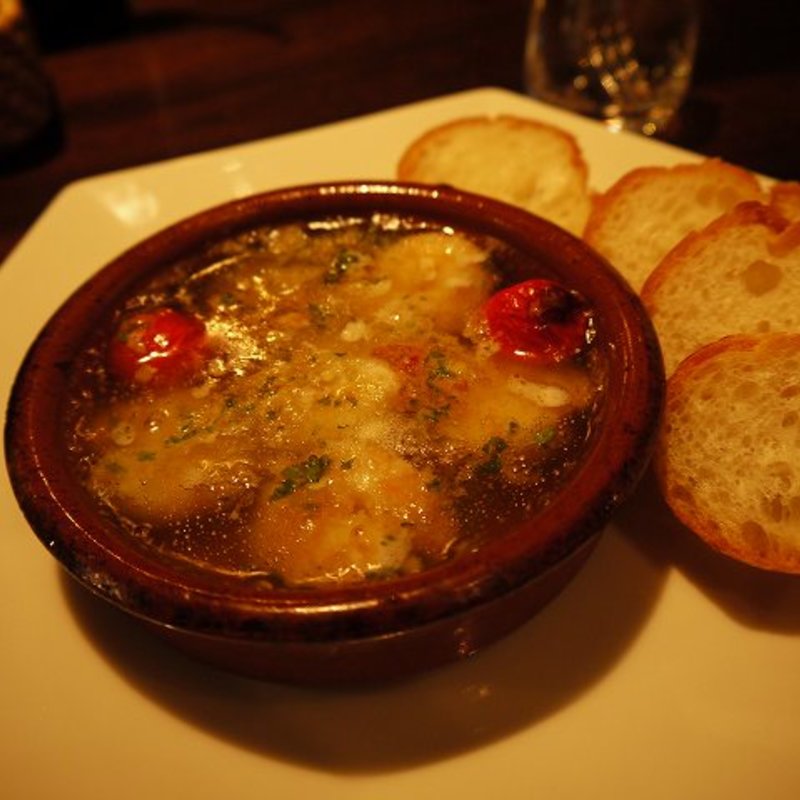 海老のアヒージョ(bee Miel)