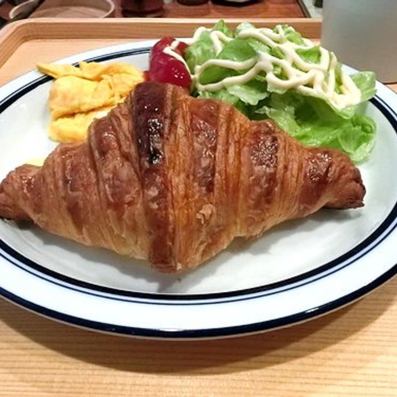 王道のクロワッサン(Belle bois ベルボアーズ 博多駅東店)