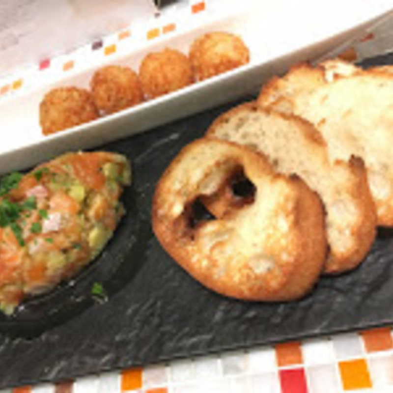 マグロとアボカドのタルタル(BIKiNi TAPA＋ )