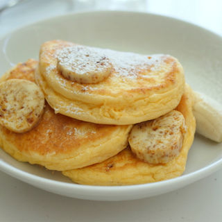 ricotta hotcakes, banana　and honeycomb butter(bills　横浜赤レンガ倉庫)