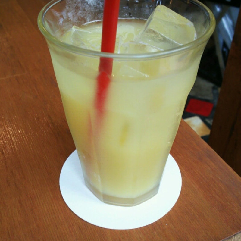 パインジュース(bio ojiyan cafe 下北沢　)
