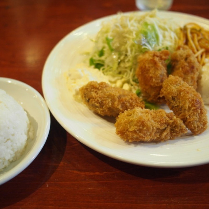 牡蠣フライ(bistro DA VARIE （ビストロ ダヴァリエ）)