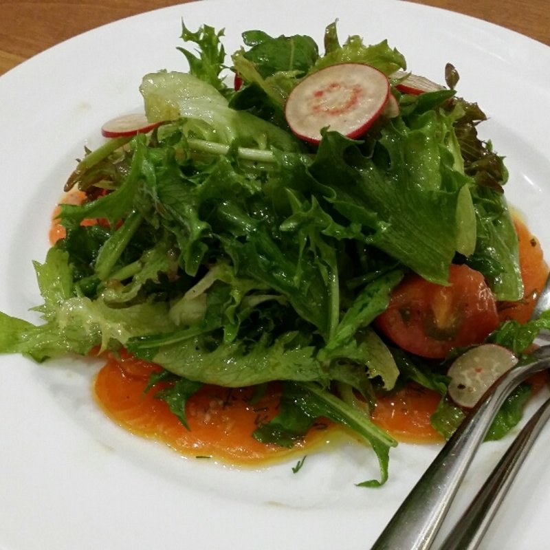 サーモンのマリネ サラダ仕立て(Bistro J’aifaim)