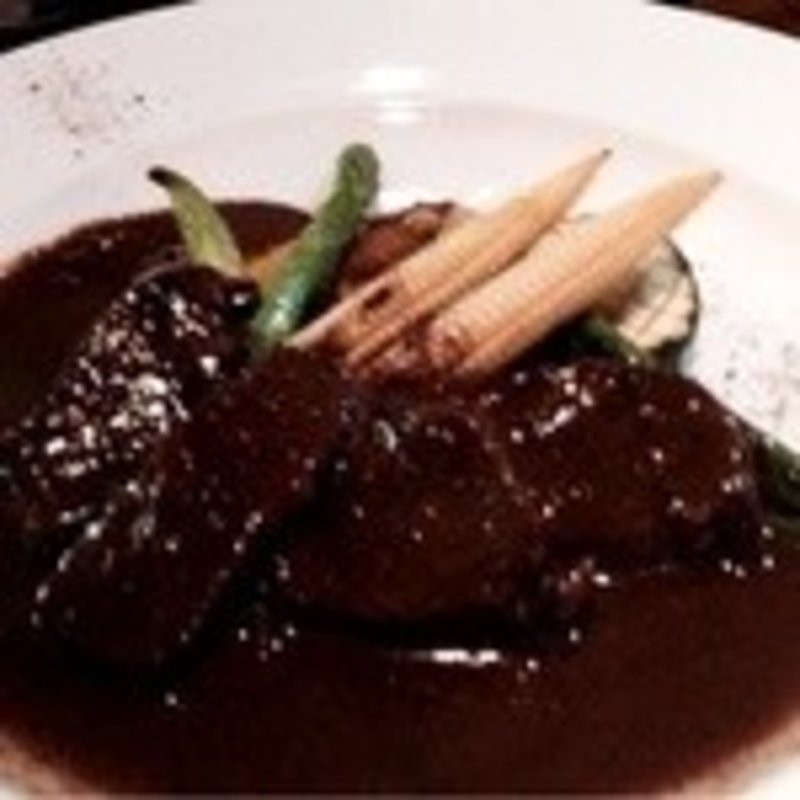 牛ほほ肉の赤ワイン煮(創作DiningBar BISTRO Kuu 神保町)