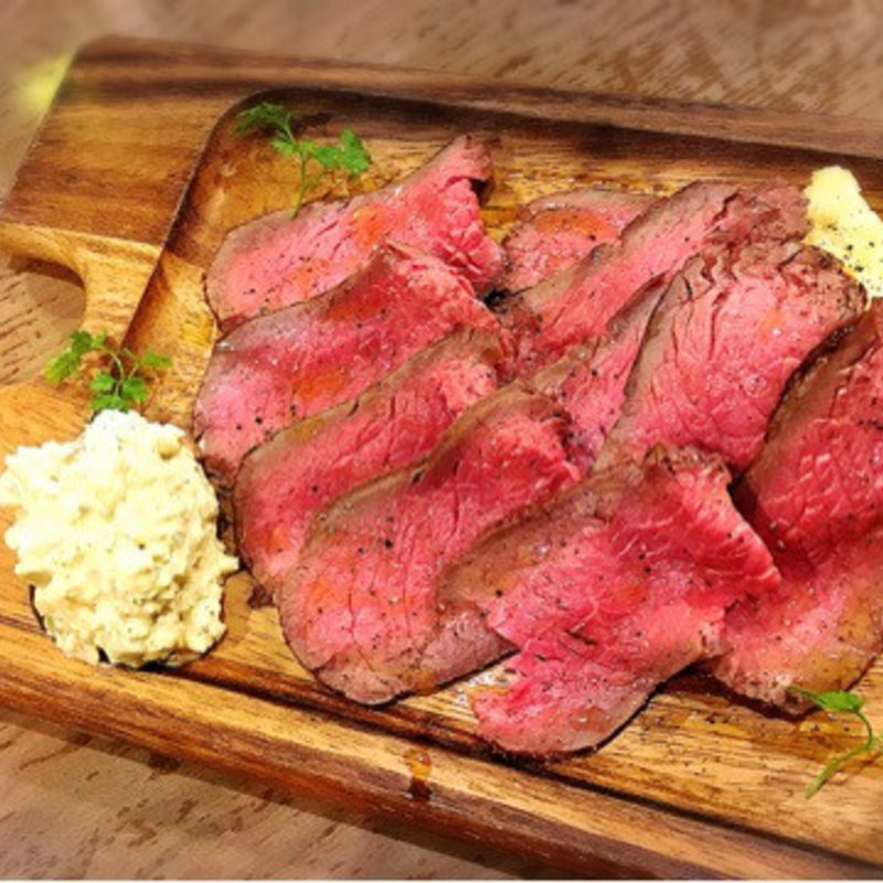 香草野菜とじっくり焼いた葡萄牛の自家製ローストビーフ(BISTRO PORCORO （ビストロポルコロ）)