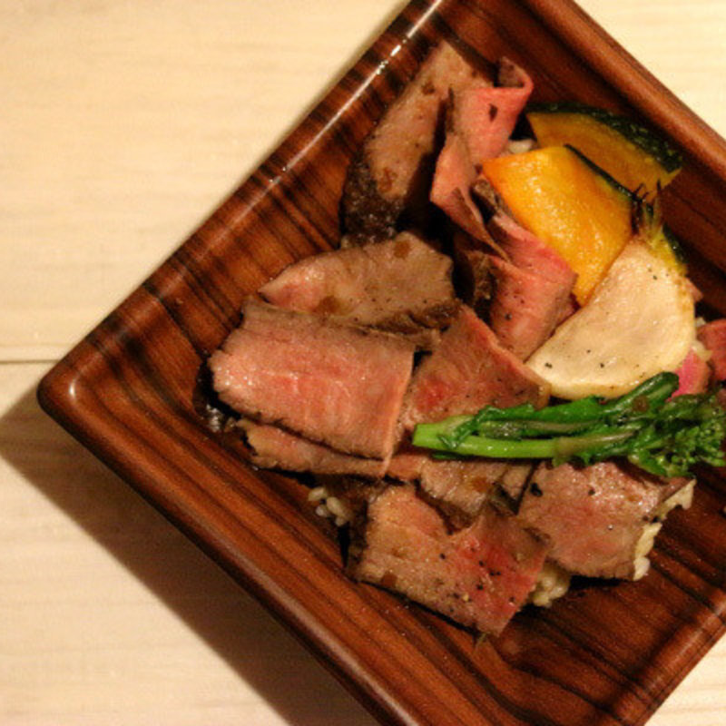 ローストビーフ丼(BistroPort)