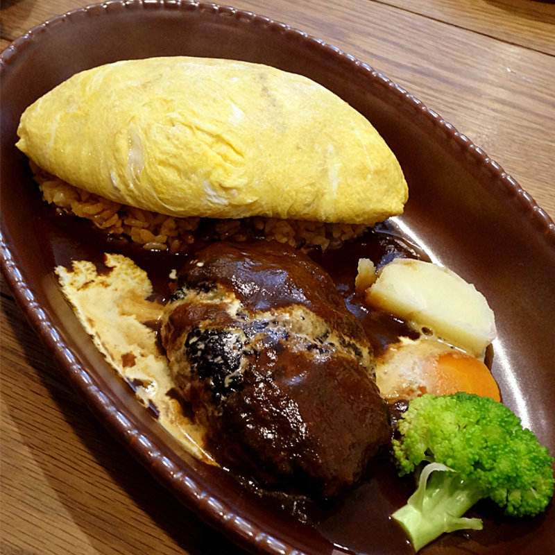 オムライスとハンバーグ(BISTRO PUG （ビストロ パグ）)