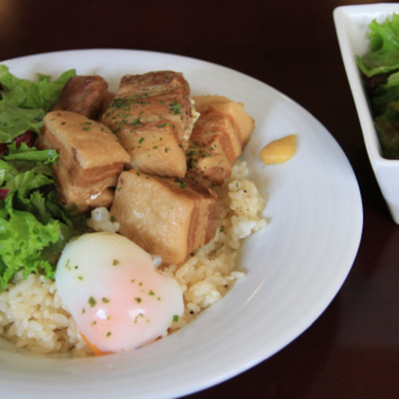 角煮めし（みそ汁、ドリンク付）(Bistro橙)