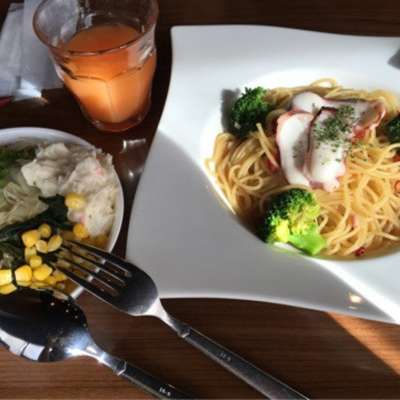 タコとブロッコリーのパスタ(BOMA TOKYO)