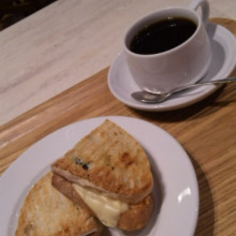 パニーニホットサンドモーニングセットサーモン山葵(Bon Vivant sandwich （ボン ヴィヴァン サンドウィッチ）)