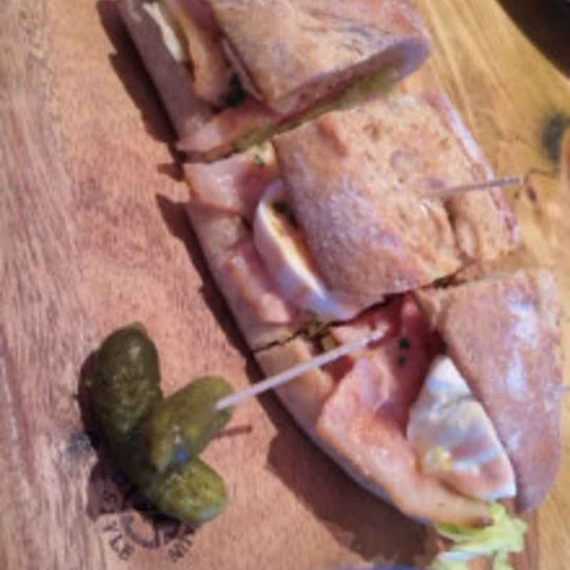 B.L.T.Eサンド(ボンダイカフェ)