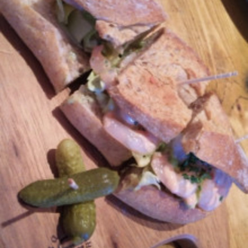 海老とアボカドサンド(ボンダイカフェ)