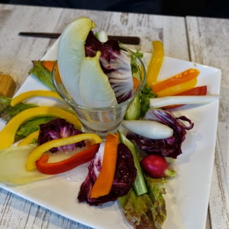 バーニャカウダ(ブン ブン ブラウ カフェ ウィズ ビーハイヴ （Bum Bun BLau Cafe with BeeHive）)