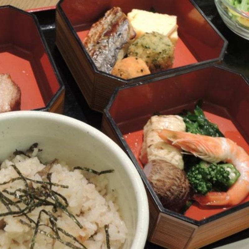 舞茸と鶏肉の炊き込み御膳(LOBBY LOUNGE｜渋谷)