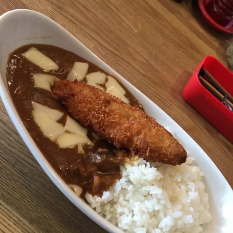 カレー+チーズトッピング+フィッシュフライ(CAFE motoHOLIC )