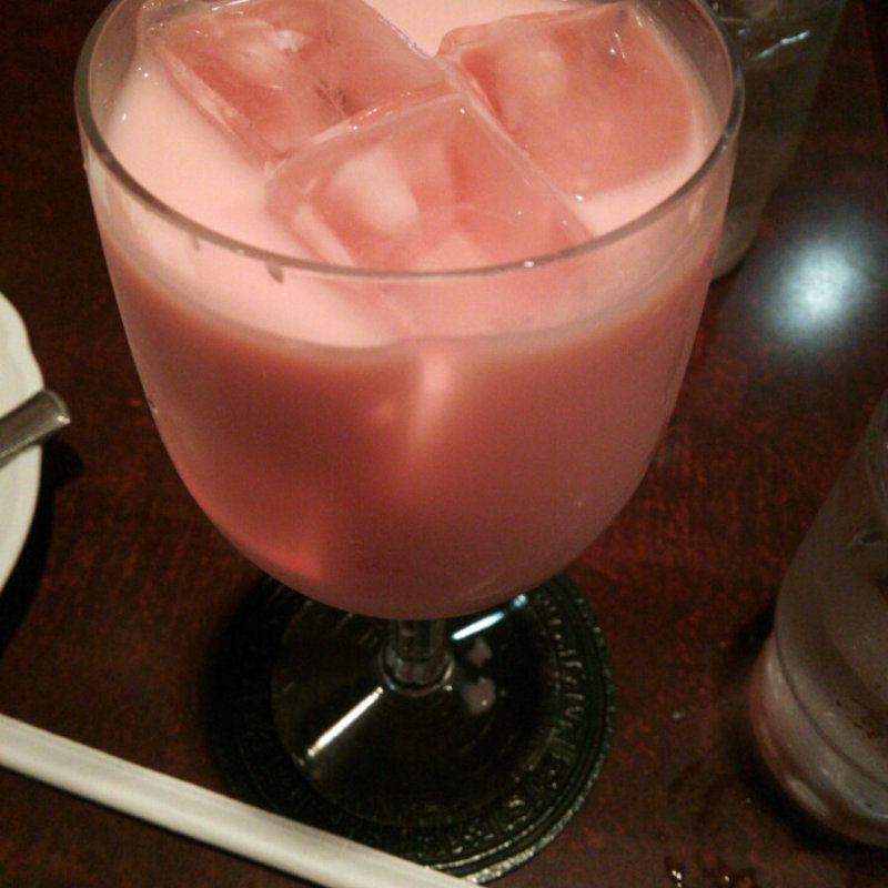 赤ミルク(ザクロの花のシロップ)(Cafe’ de Rhodanthe （カフェ ド ローダンセ）)