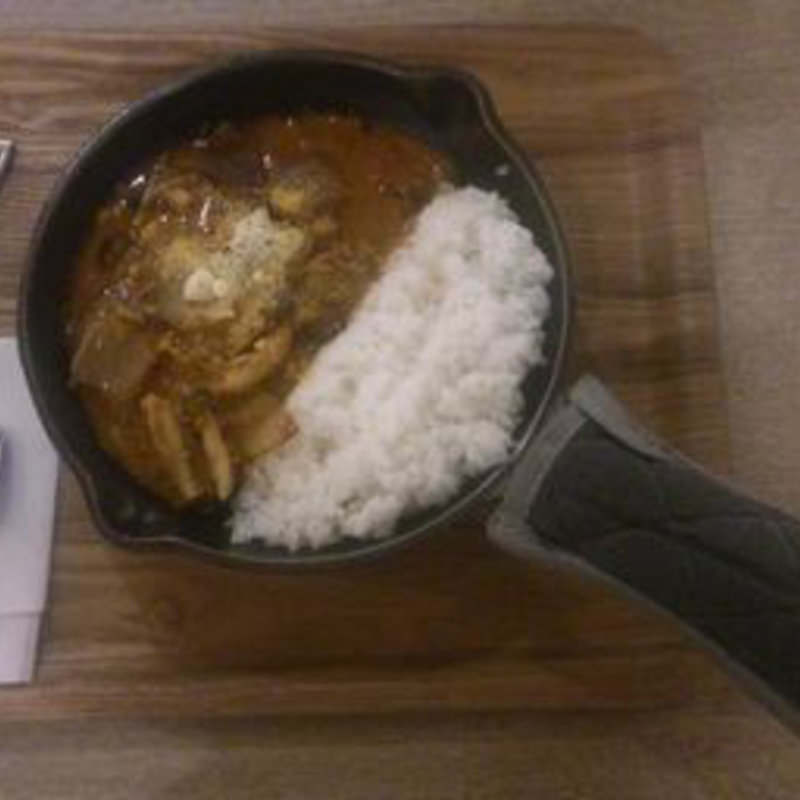 3種キノコと鶏ひき肉のチーズカレー(camp express 海老名店)