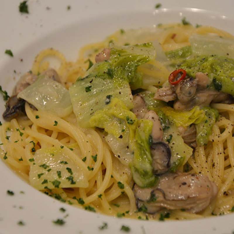 牡蠣と娃々菜のアンチョビソースパスタ(トラットリア ピッツェリア カノア)