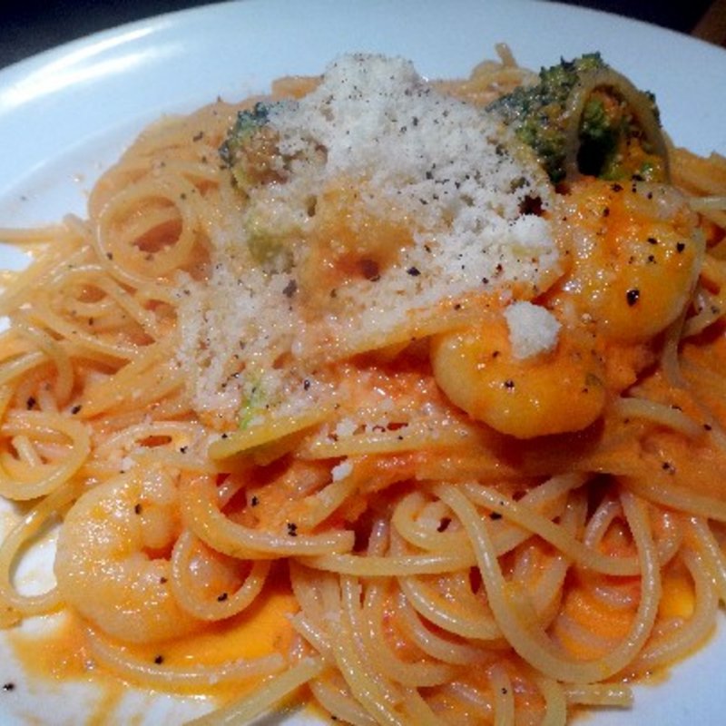 海老とブロッコリーのトマトクリームソース(CARNEVALE)