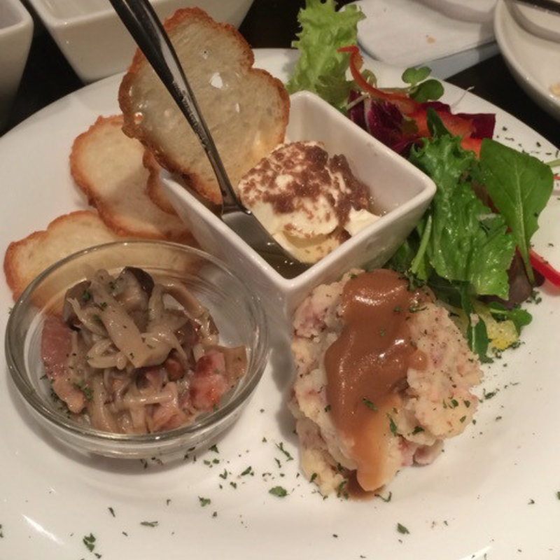 前菜盛り合わせ(スタンド ぱと 梅田店)