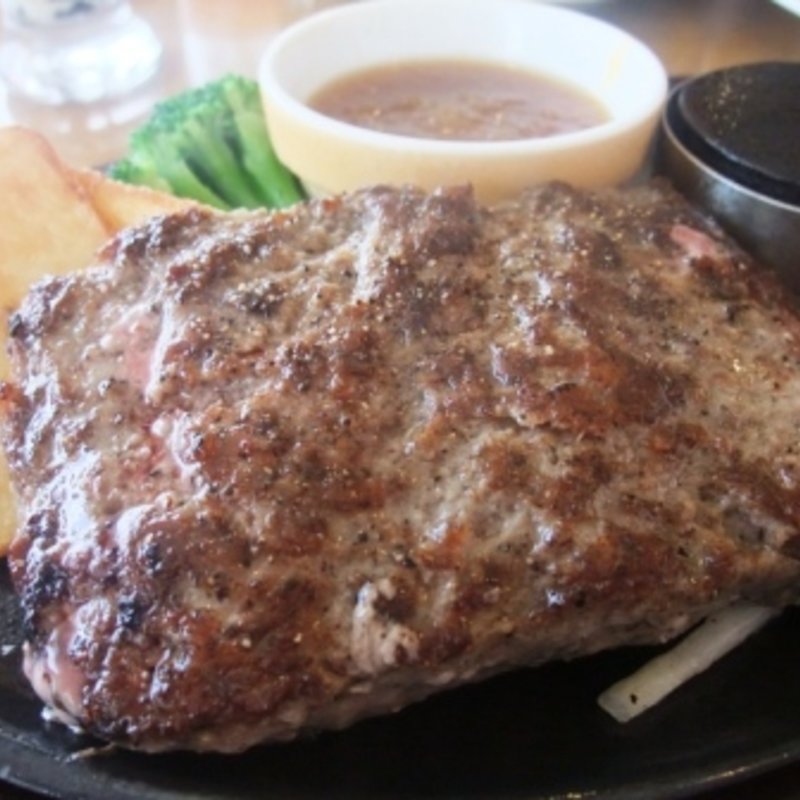 ビーフハンバーグ(ココス 今川店)