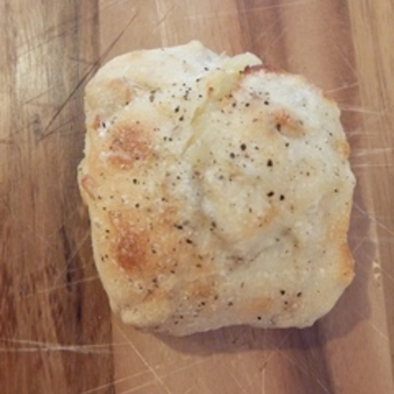 カシューナッツとカマンベールチーズのリュスティック(Dean & Deluca)