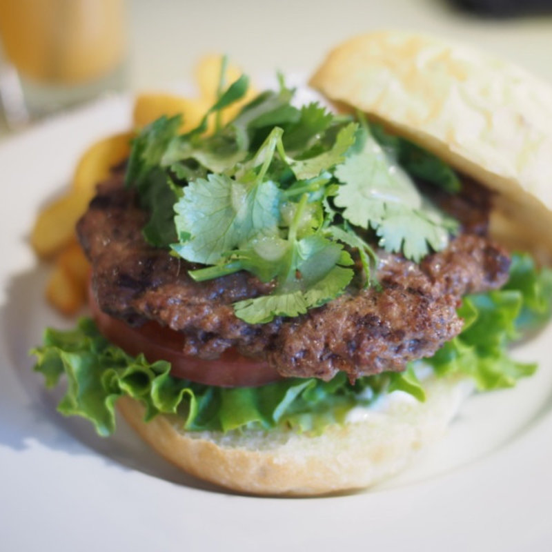 トマト＆パクチーバーガー(DEMODE　R 三宿店 （デモデアール）)